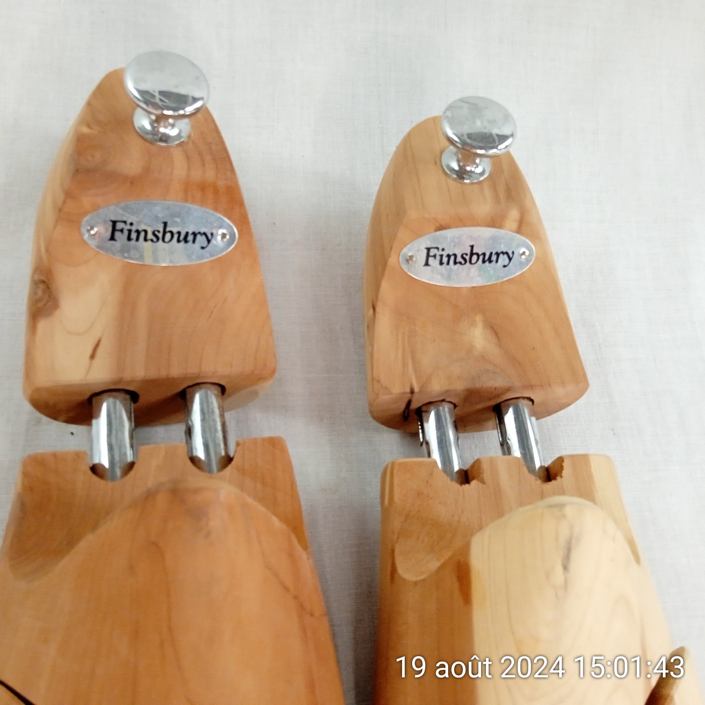 Embauchoirs FINSBURY taille 44 en cèdre - Très bon état - Photo 3